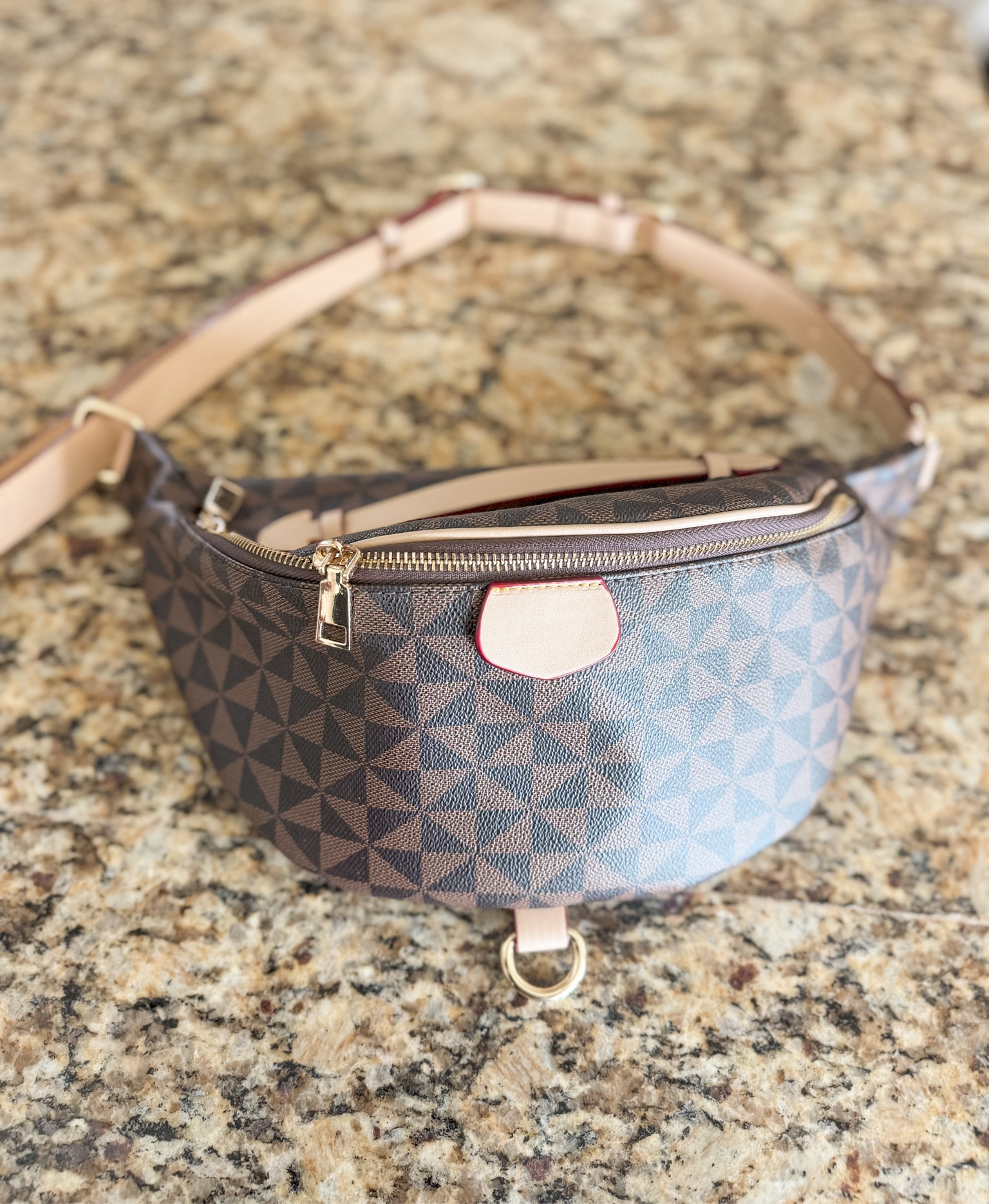 Look for less crossbodyy

#LTKStyleTip #LTKFindsUnder50