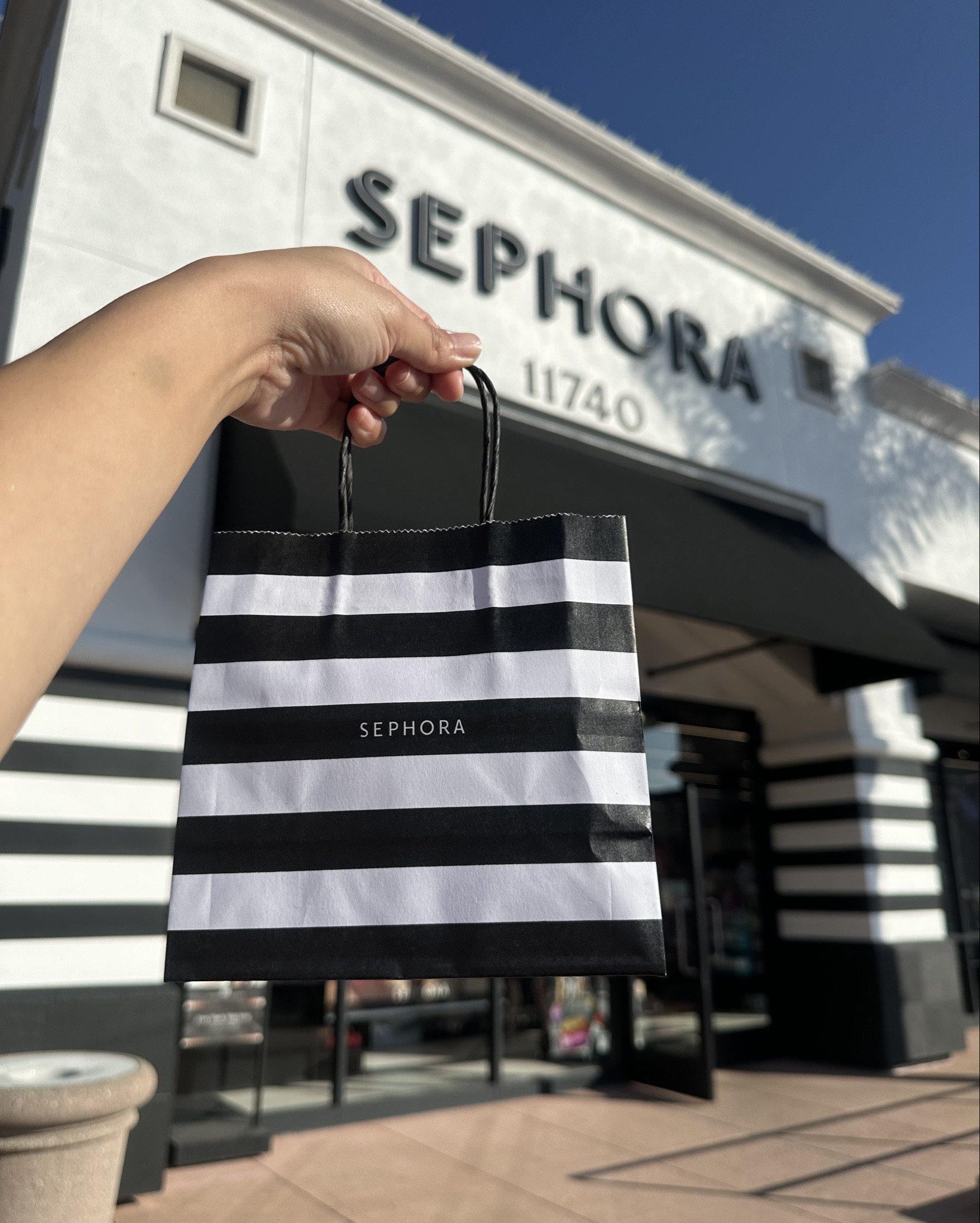 Had a birthday over the weekend and picked up my free Sephora birthday gift! The makeup by Mario gift set. 
I also picked up the Sephora blush trio! It was on Black Friday sale so I got it half off! Talk about gifting on a budget ✨ 
Wanted to share my quick glam gifts 🎁 
Here’s to 31 🥳🥳

#birthday #sephora #ltkgifts #Giftguide #momsover30 

#LTKGiftGuide #LTKdayinmylife #LTKBeauty