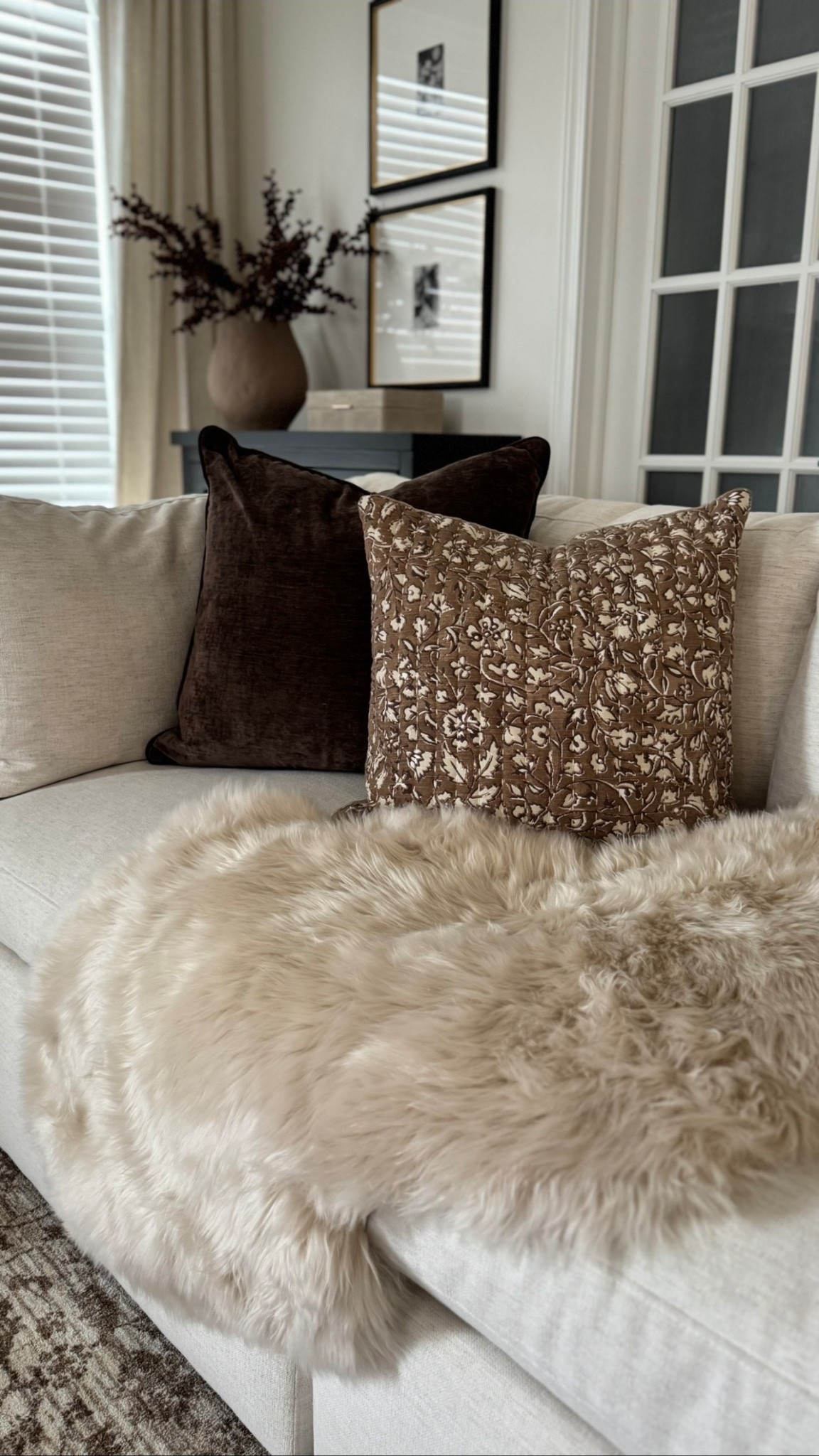 Moody & cozy living room decor 🤎

#LTKHome #LTKSeasonal #LTKFindsUnder100