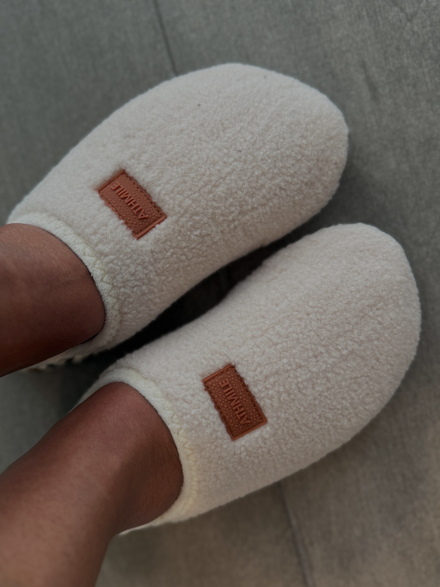 Comfy house shoes 🤩

#AmazonFind #Slippers #LTKShoes

#LTKootd #LTKFindsUnder50 #LTKU