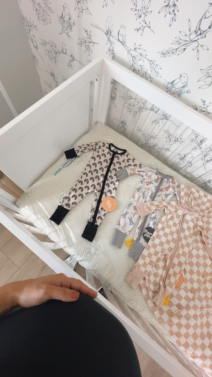 I am obsessed 🤩  with this newborn baby collection that actually has matching for all the family and it’s gender neutral perfect since we are waiting for the birth to know the sex of the baby @dreambiglittleco  #dreambiglittleco #dbl



#LTKkids #LTKbaby #LTKfamily