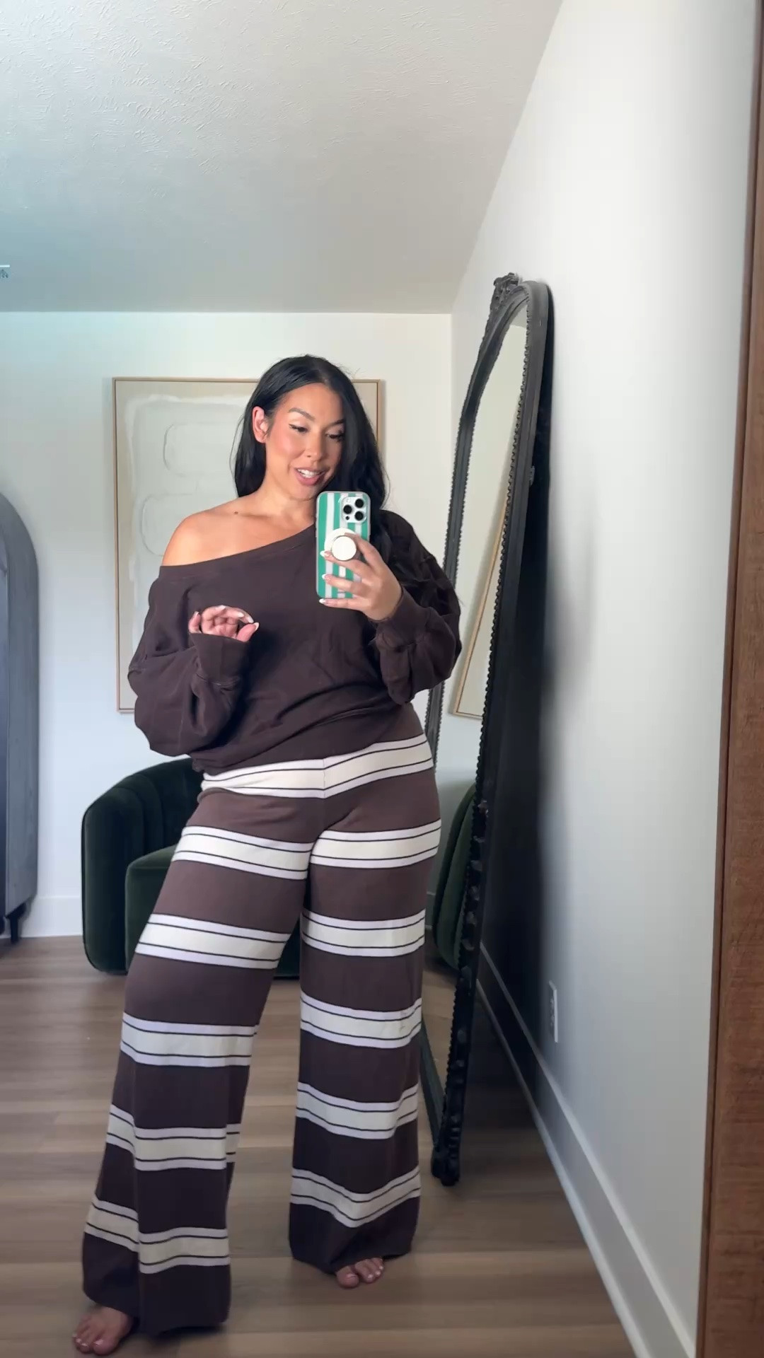 Today’s casual OOTD! Love a good off the shoulder top, this one is so comfy! 

midsize, midsize fashion, fall style, aerie

#LTKSeasonal #LTKMidsize #LTKootd