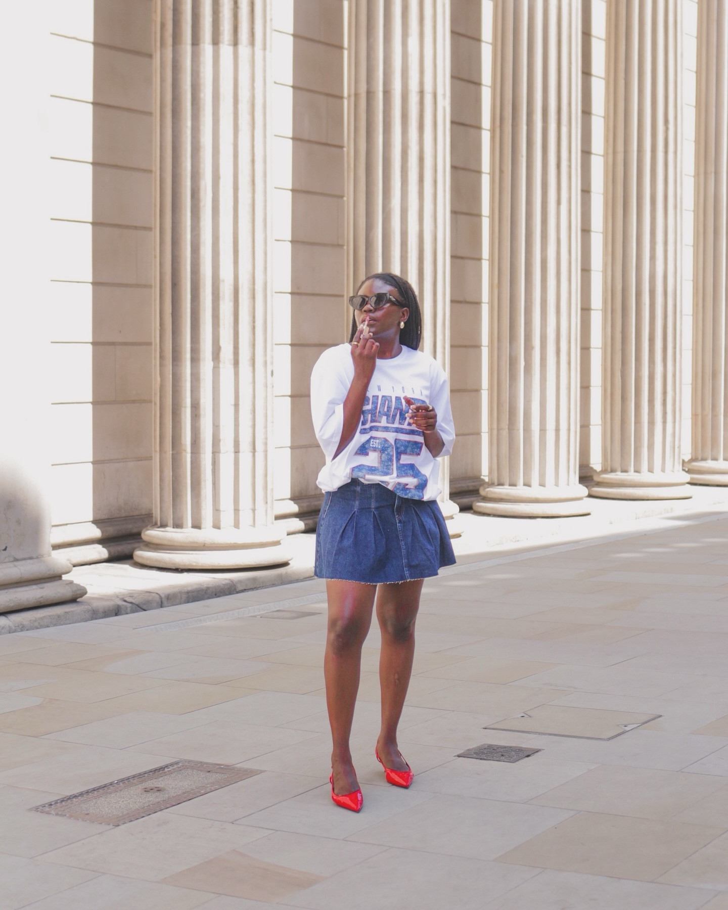 The day I stop wearing denim is when I will walk naked . 
Outfit @nextofficial 
.
.
.
#denimskirts #stylinginspiration #styleonthestreets #outfittips #summeroutfitideas #explorepageًًً #casualoutfitstyle #redheels #redshoes #next #simplelooks