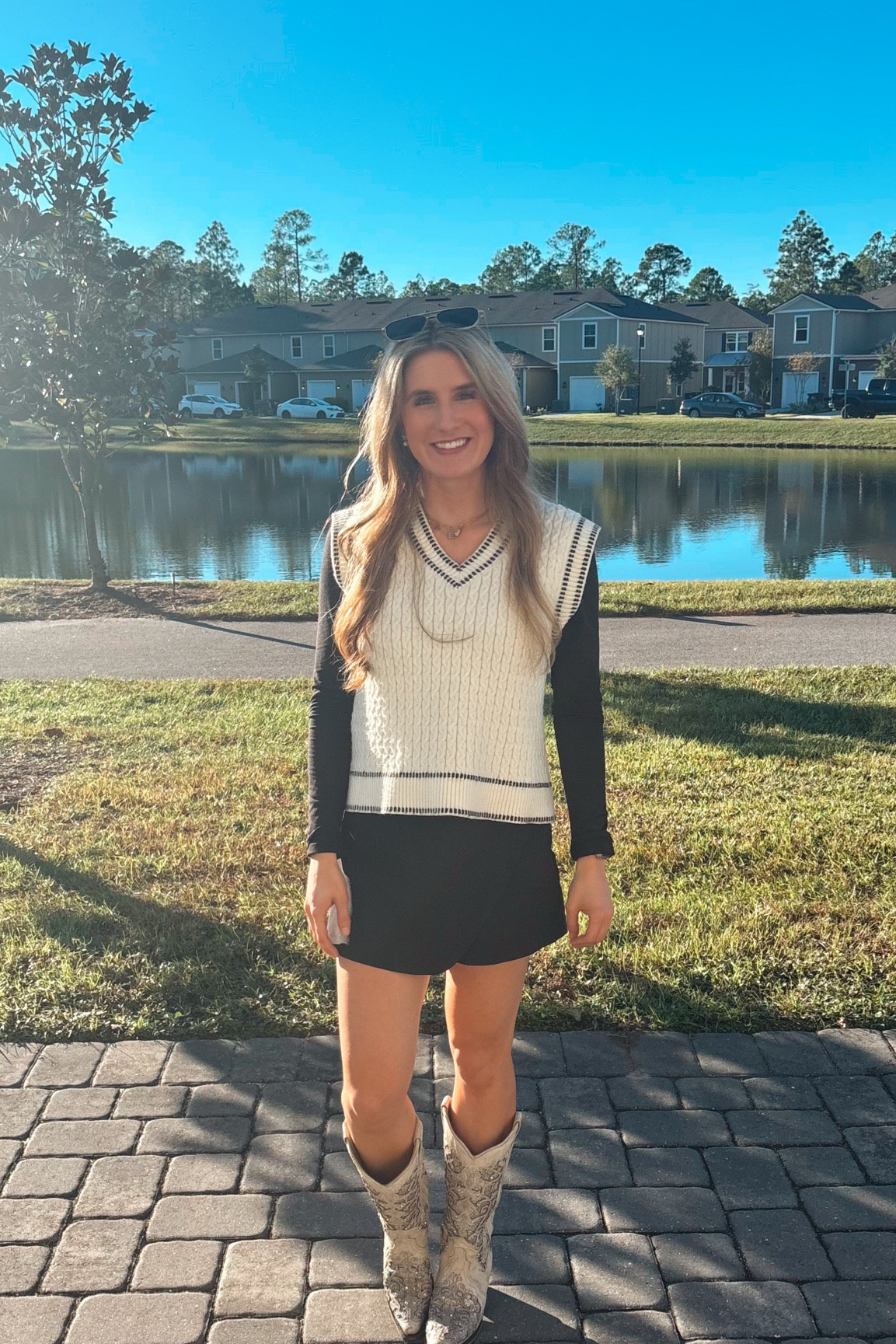 Neutral fall look 🍂✨

#ltkfallstyle #falloutfitinspo
 

 #LTKSeasonal #LTKStyleTip #LTKShoeCrush