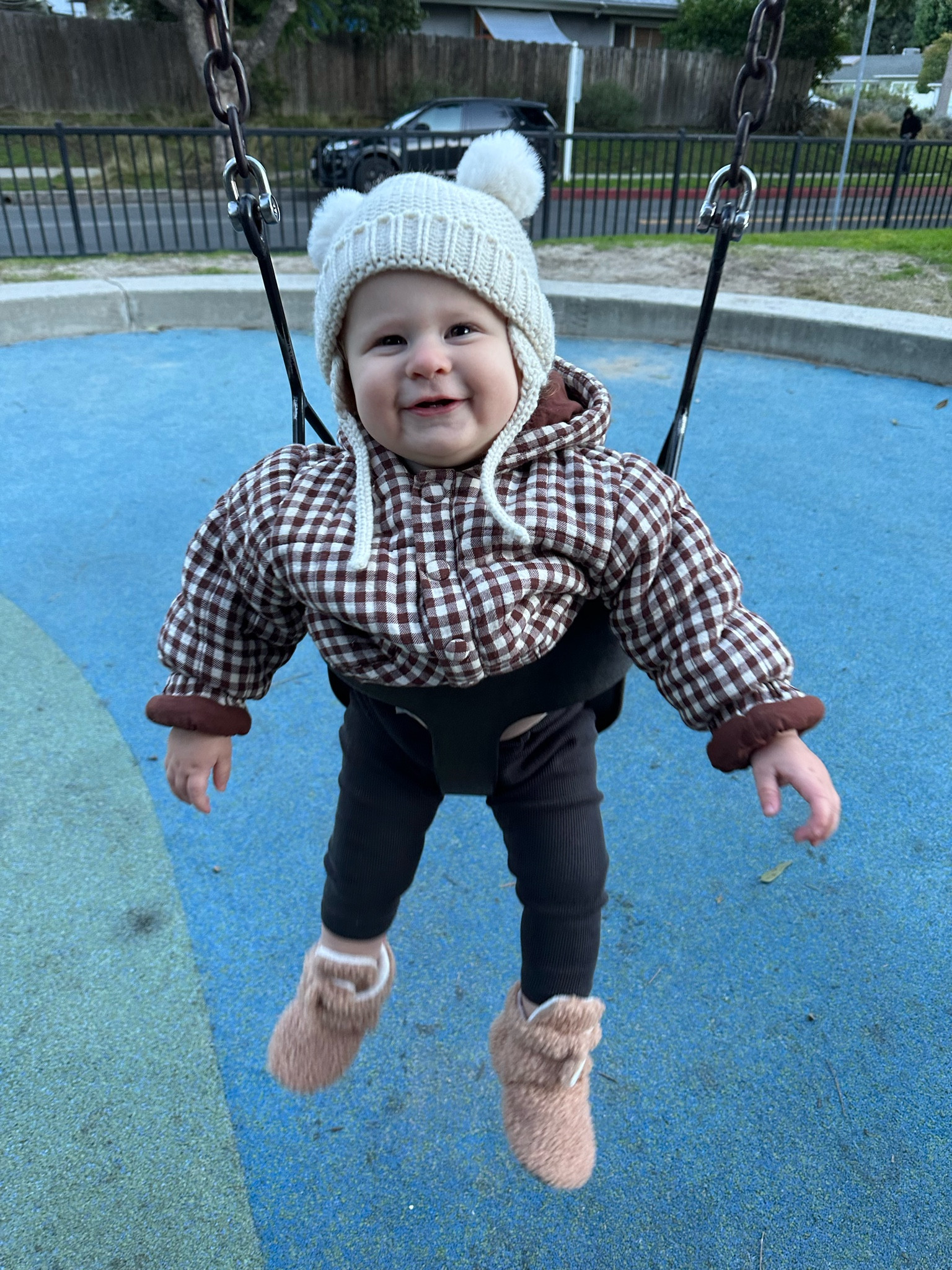 Baby booties that don’t come off