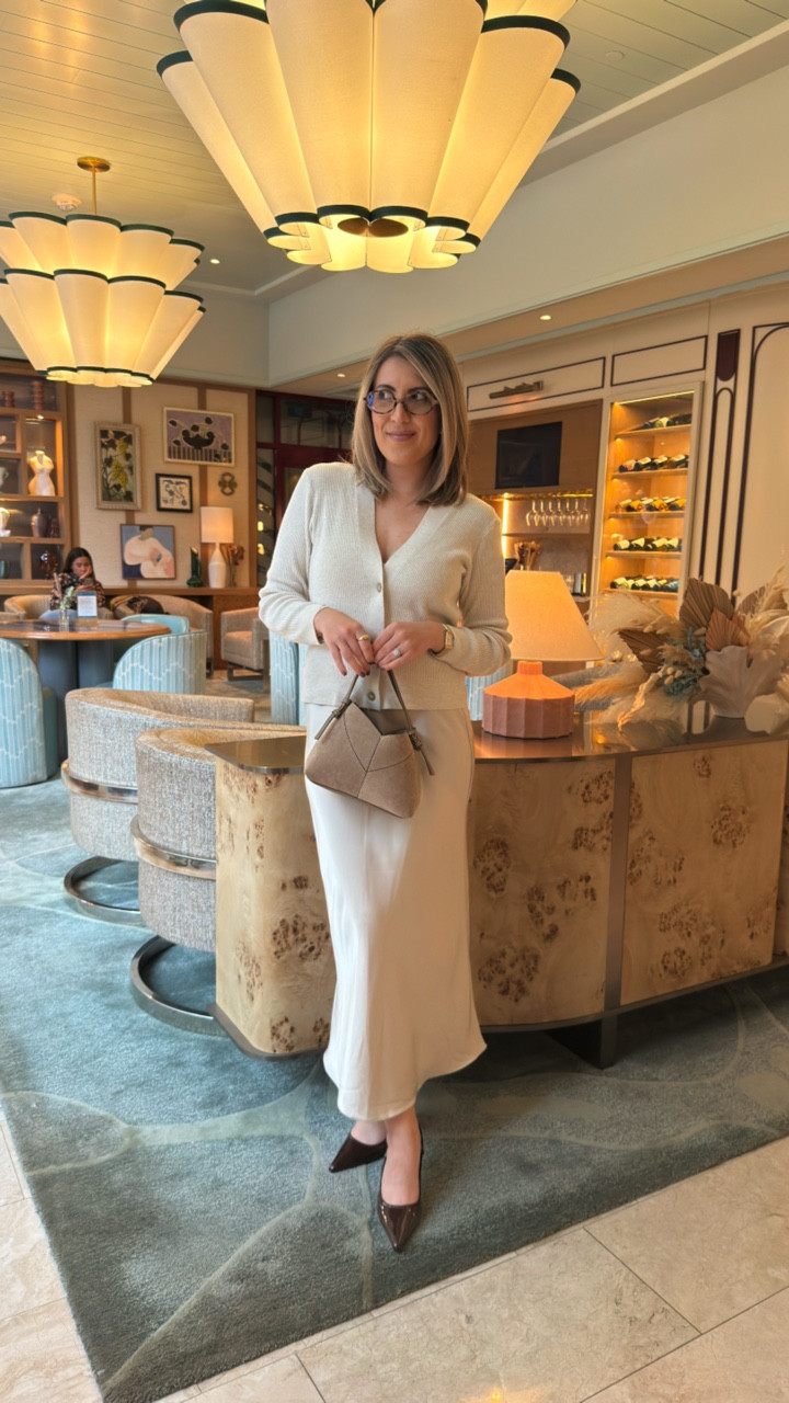 Where are my ladies who do both 👀

Mom style, mid-30s fashion, Ralph Lauren aesthetic, Nancy Meyers, postpartum style