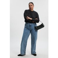 boohoo Women's Plus Basics Split Hem Straight Leg Jeans in Light Blue | Size: 20/32L | Denim | boohoo (US & Canada)