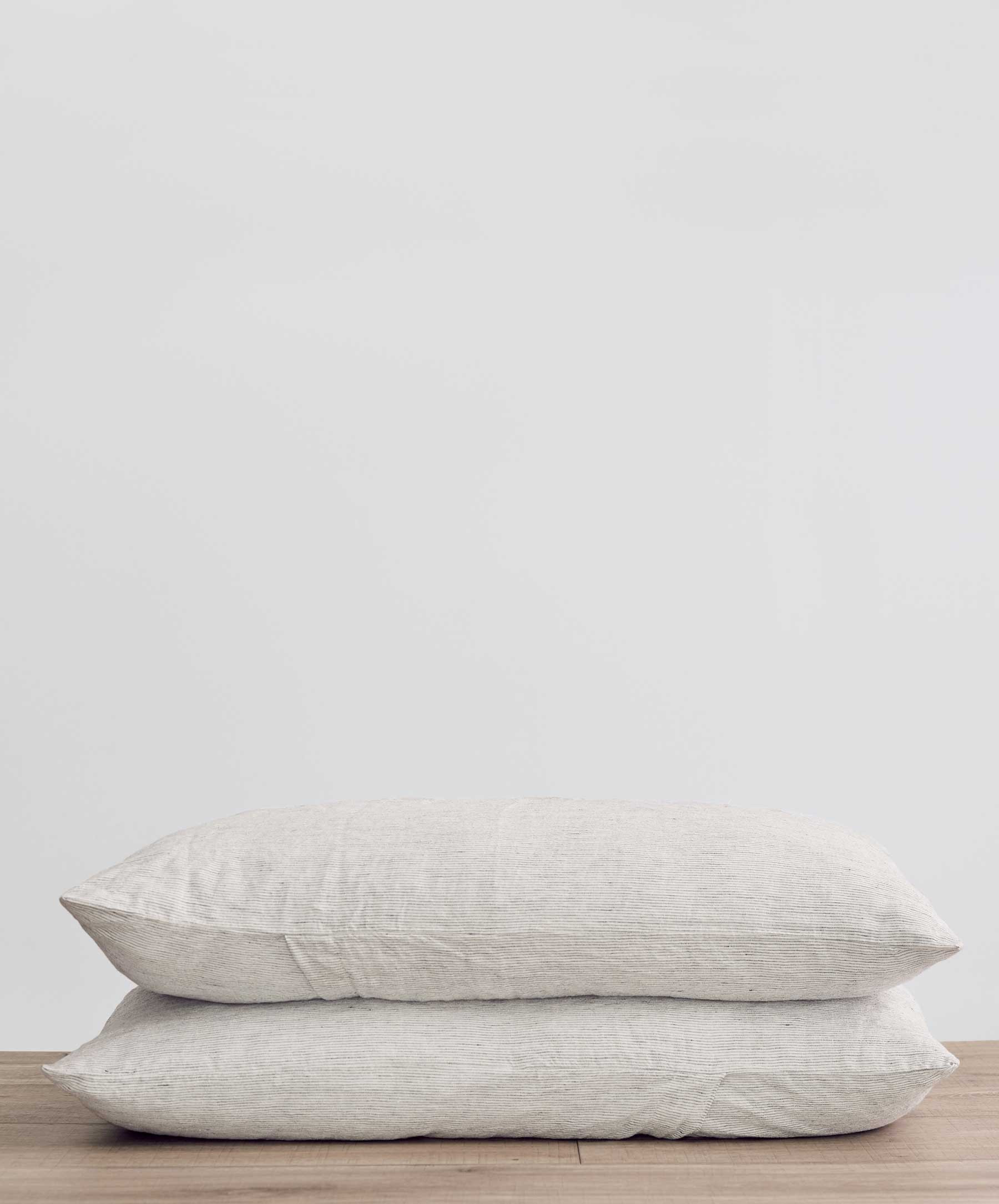 Set of 2 Linen Pillowcases - Pinstripe | CULTIVER US
