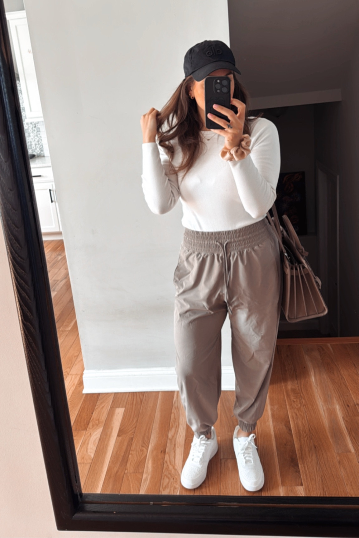 Casual look to start off the week. 

#gobirds 

#LTKStyleTip #LTKActive