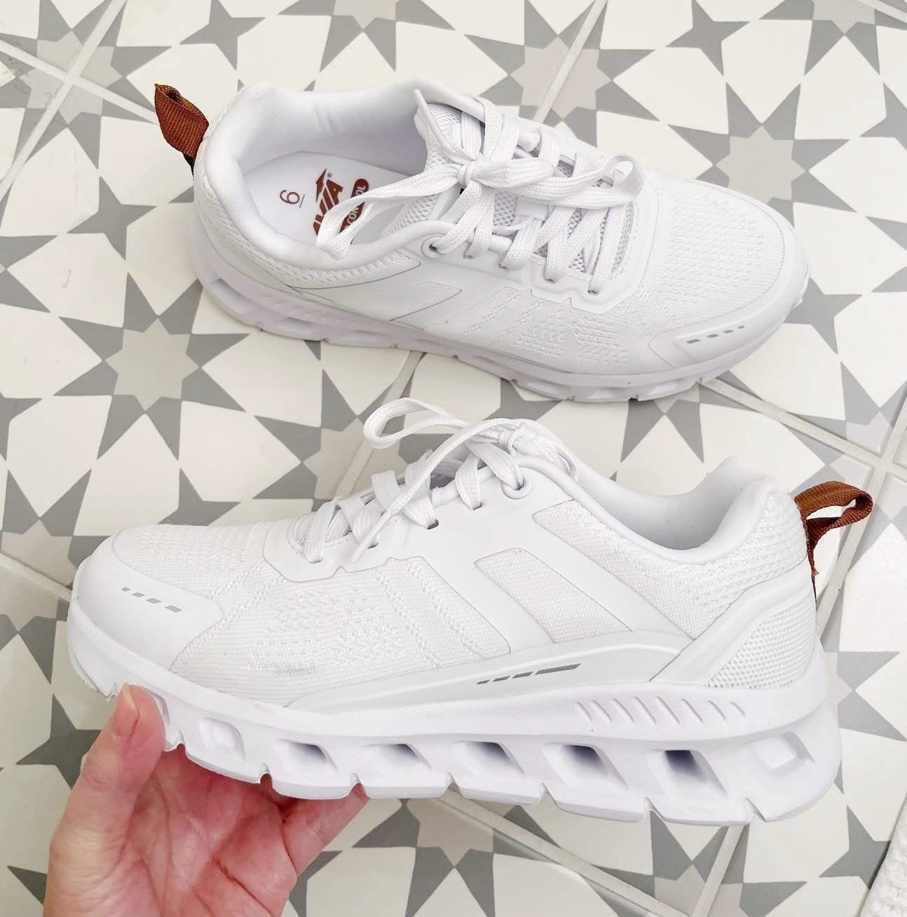 Cuteeeee! 🎀 Under $28! 

Bit the bullet on these Avias they look just like another brand that are much more expensive!

Dropping 🔗👇 to shop

#LTKootd #LTKSaleAlert #LTKSeasonal