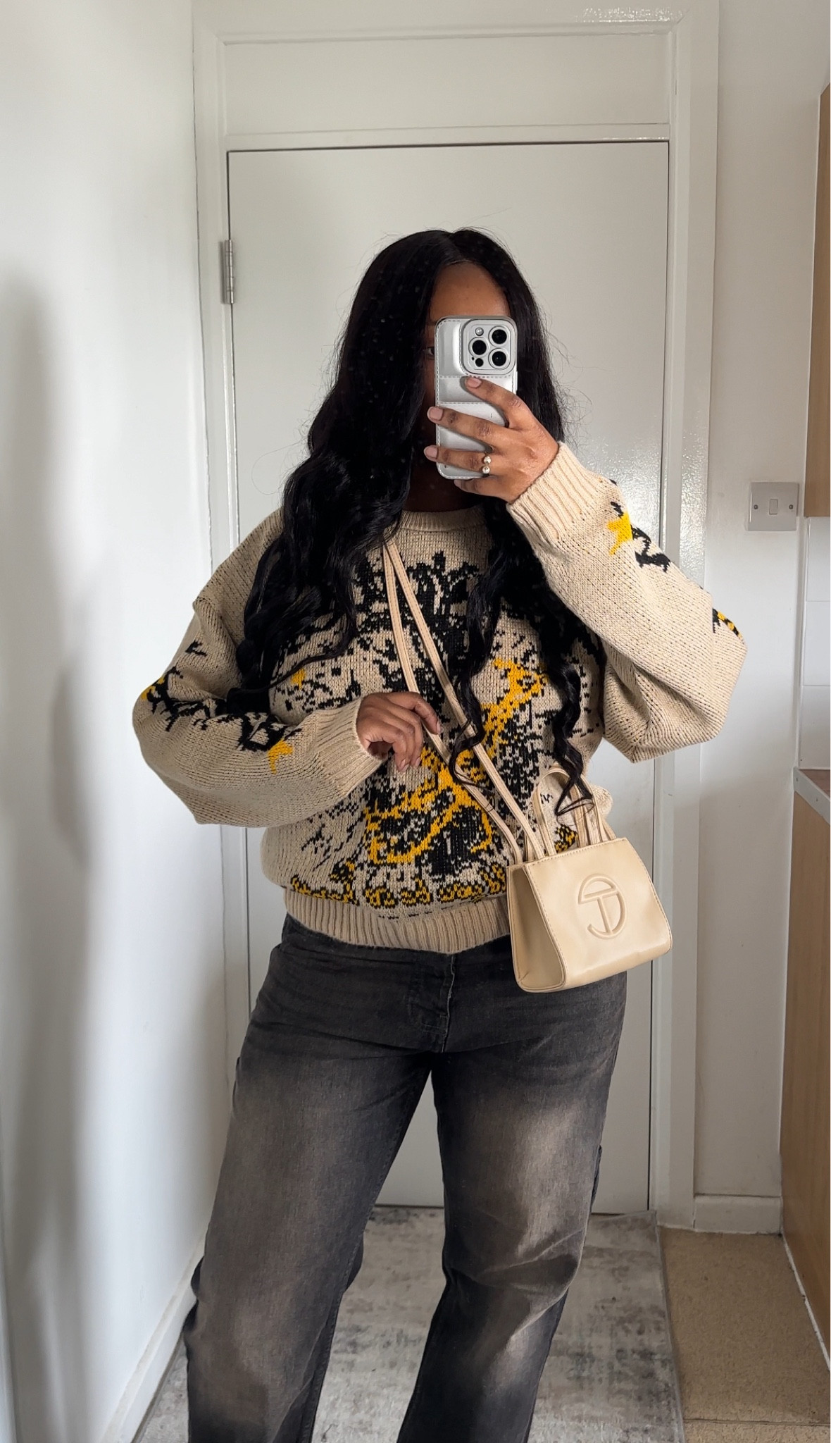 Jumper is in size XS
Jeans size: 34R

#LTKSeasonal #LTKitbag #LTKstyletip