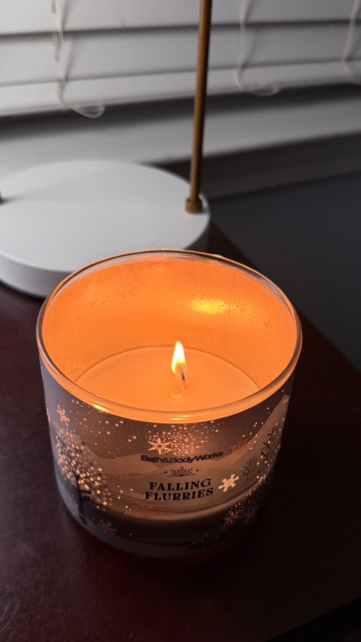 This glow + this scent = instant cozy ❄️✨

#LTKmorningroutine #LTKselfcare #LTKdayinmylife