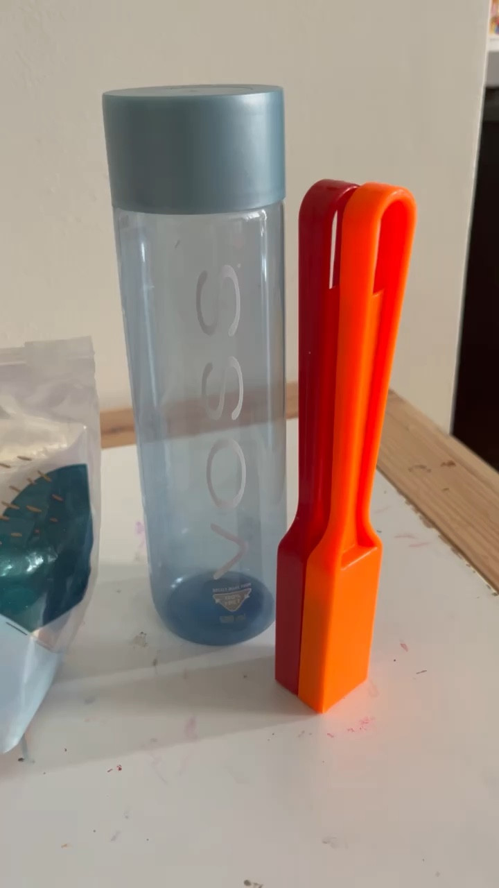 DIY magnetic sensory bottle 

My toddler loved making this for her baby brother! 

#sensorybottle #sensoryplay #babytoys #kidsactivities #toddler