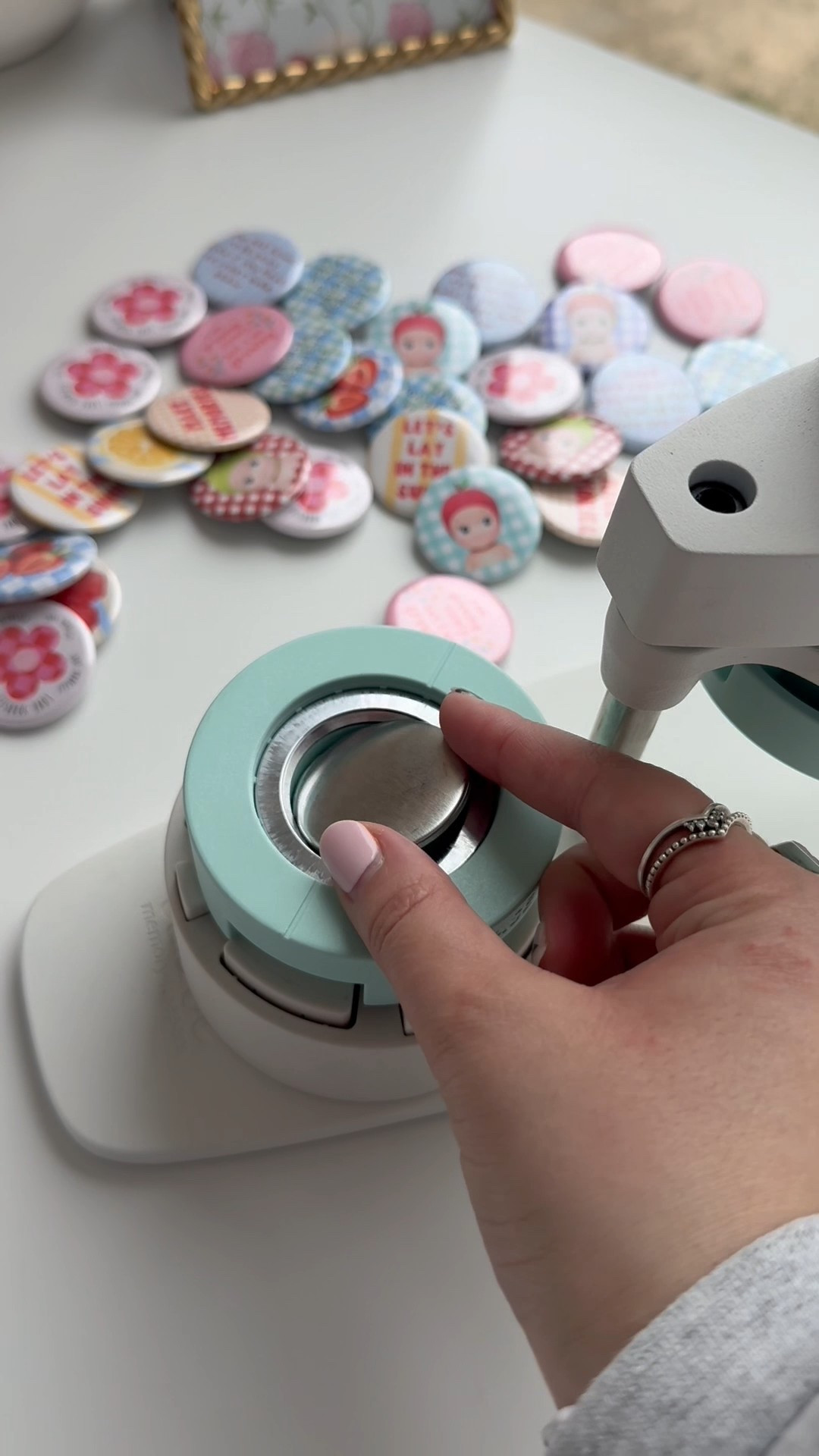 Make your own button pins! 