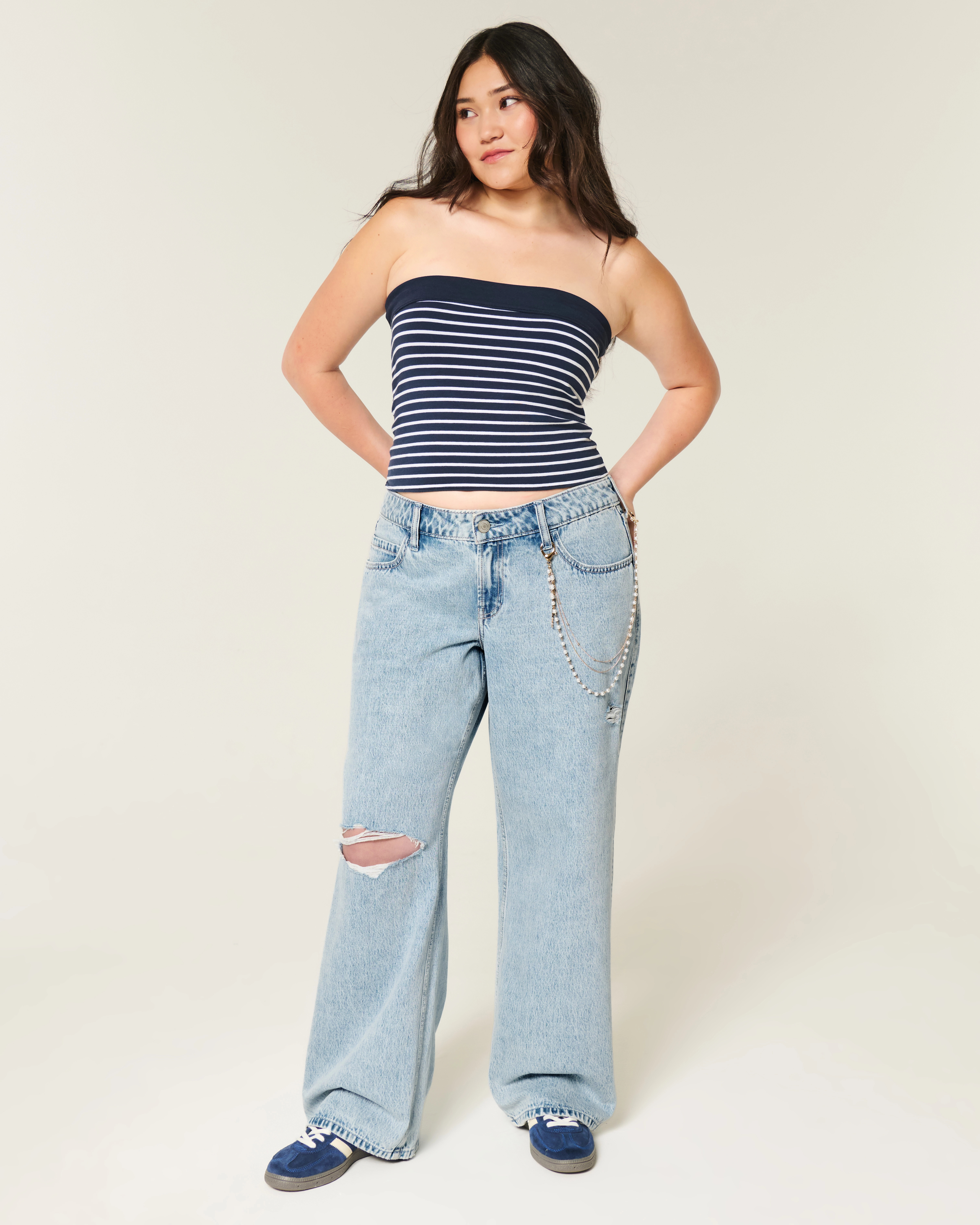 Low-Rise Ripped Light Wash Baggy Jeans | Hollister (US)