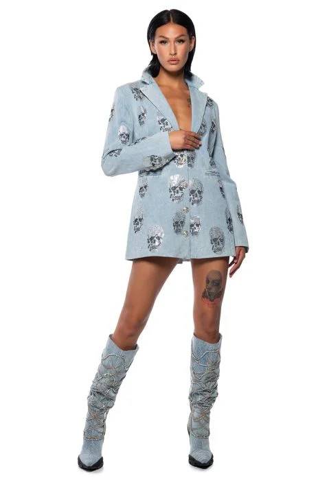 SERVING LOOKS DENIM EMBELLISHED BLAZER | AKIRA