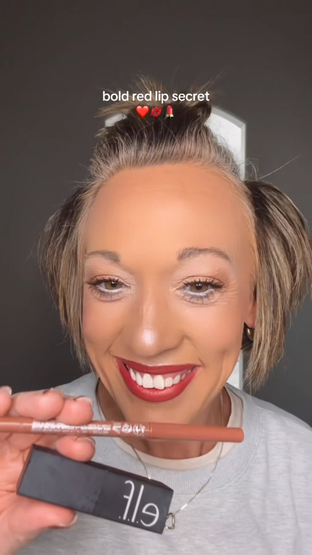 Red lip

#LTKBeauty #LTKHoliday