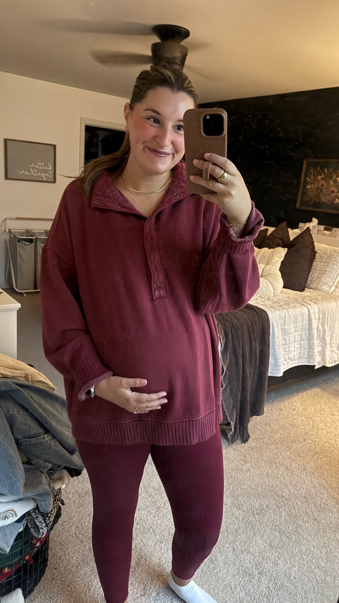 Loving this set for the fall! 🌾🧡 I went one size up for an oversized look! While aerie doesn’t do maternity pants, going up one size makes them fit the bump perfectly!
Top: large
Leggings: large

#LTKFindsUnder100 #LTKBump #LTKSeasonal