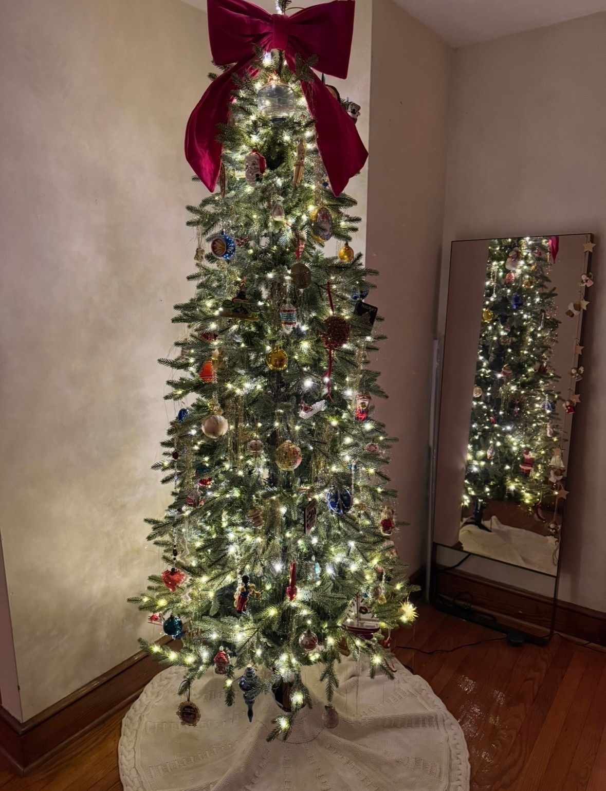 The most wonderful time of the year! We always decorate our tree with antique ornaments, tinsel and bows! 🎀

#LTKSeasonal #LTKHome