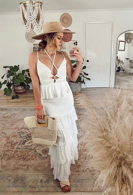 Stunning white maxi dress from Red Dress Boutique 

Bride to be
Vacation outfit 
Resort style 
Summer dress
Spring outfit 

#LTKunder100 #LTKSeasonal #LTKstyletip
