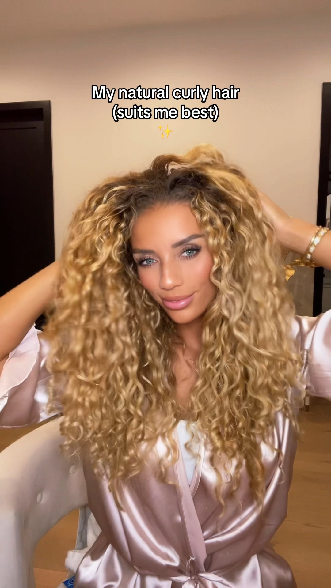 It’s OK to celebrate your natural hair🫶🏽 These are my FAVORITE curly products !! 