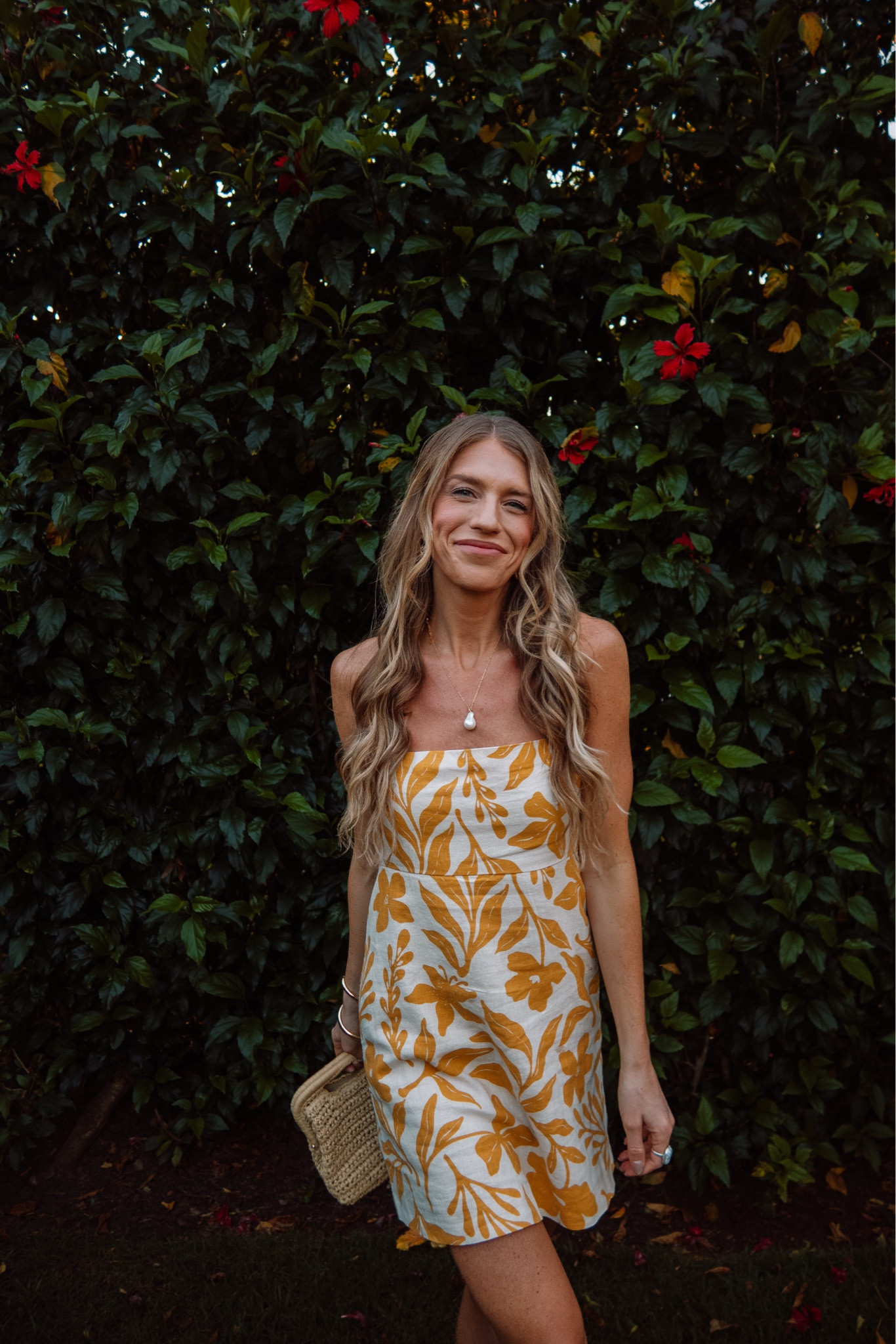 Sizing:
Small tall in romper dress! 