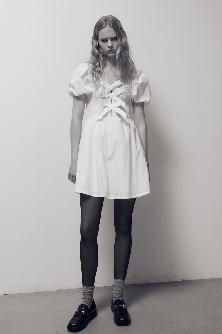 Bow Detail Puff Sleeve Dress - Square neckline - Short sleeve - Cream - Ladies | H&M AU | H&M (AU)