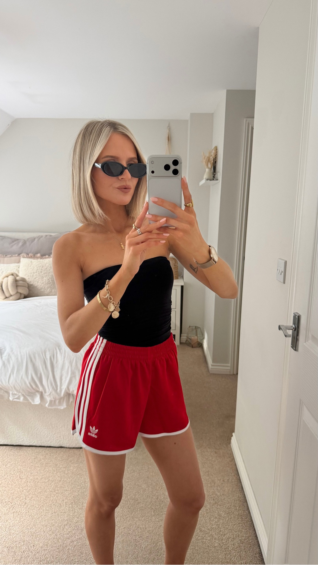 GRWM: Heatwave edition ☀️ still so happy with these shorts such a good edition to the summer wardrobe ♥️ comment SHOP and I’ll pop the outfit links over to you ✨

#summeroutfits #dailyoutfits #holidayoutfits

Adidas sprinter shorts , red shorts , casual summer outfits , heatwave outfits , holiday clothes

#LTKsummer #LTKuk #LTKstyletip