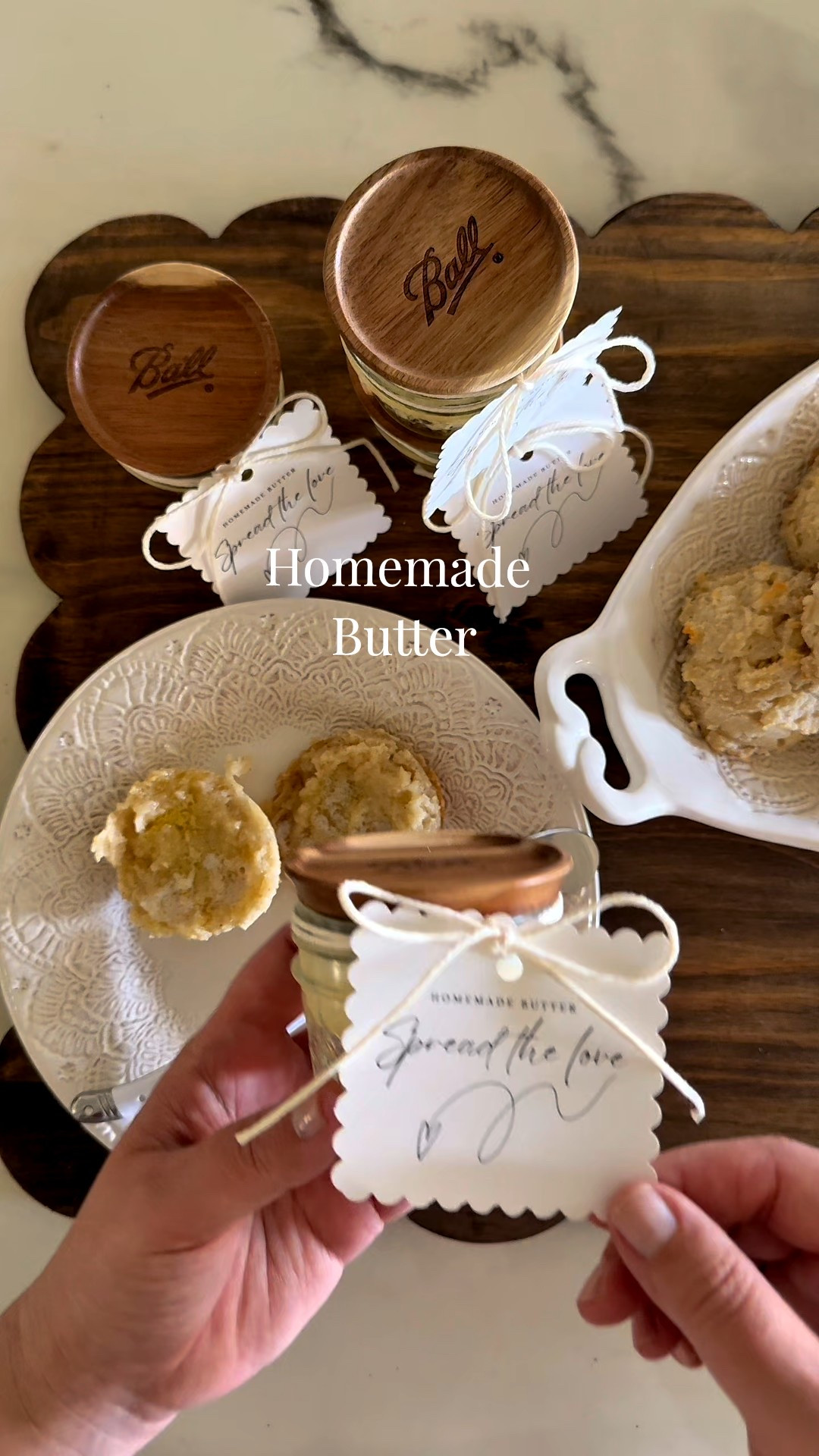 This homemade butter recipe couldn’t be any easier! 🙌💛 #homemadegift #homemadebutter