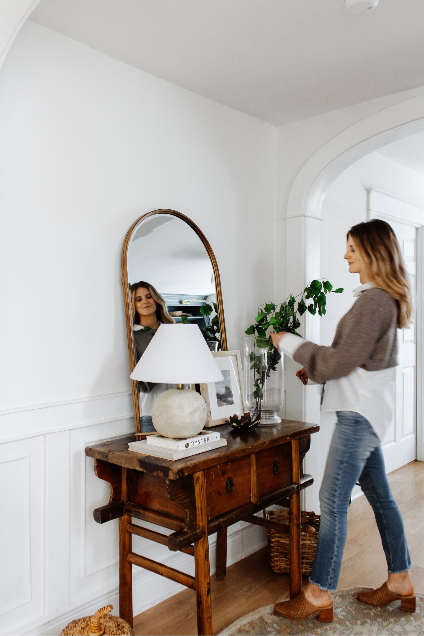 October was beyond packed but in the best way! I’m so excited to share my news  with you, tomorrow ✨👀 For how, head to the blog for the October Recap where you can find everything shared in one place 🤍 Thanks for being here.
•
•
•
fall style, fall top, entry decor, arch mirror, home decor 

#LTKsalealert #LTKhome #LTKstyletip