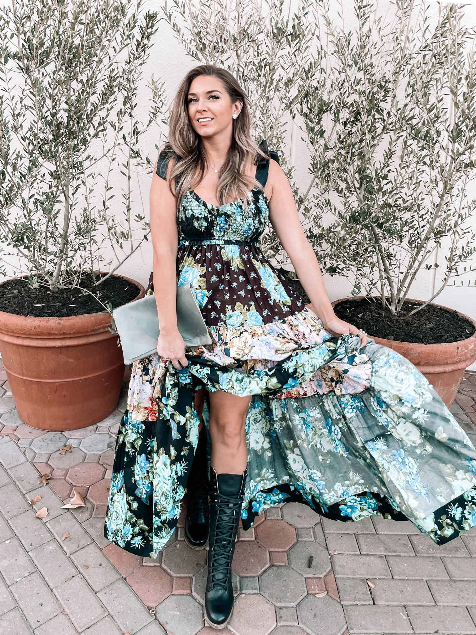 Feeling a little western vibe with this flowy maxi and lace up boots! 

Free people bluebell dress
Freebird grany boots


#LTKshoecrush #LTKSeasonal #LTKFind