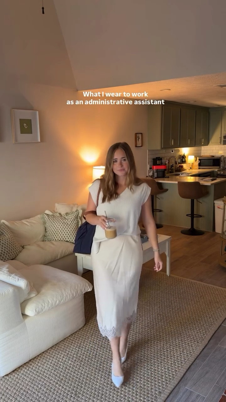 WIWTW! 💻☕️📥 #adminassistant #whatiweartowork #workoutfit #officeoutfit #9to5