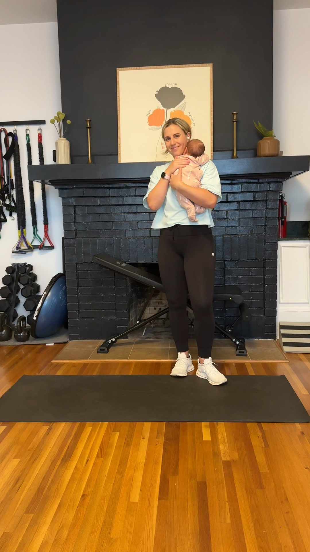 Have lived in this crop for pregnant and postpartum workouts! Runs oversized so I got an L but really should’ve gotten a medium!