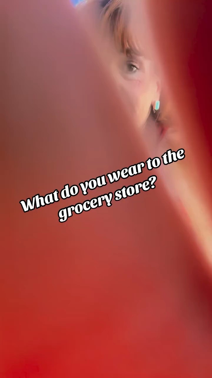 Time to run my errands for the week.
Groceries and feed store. What do you wear when you go out running errands. I never know who I will run into so I try not to look homely.
I’m keeping it casual with a red high neck tank top. Light wash old school wrangler jeans. My studded suede moccasin booties and some jewelry with a twillie scarf and concho.#westernstyle #westernfashion  #casualoutfitinspo #simpleoutfit #easyootd
