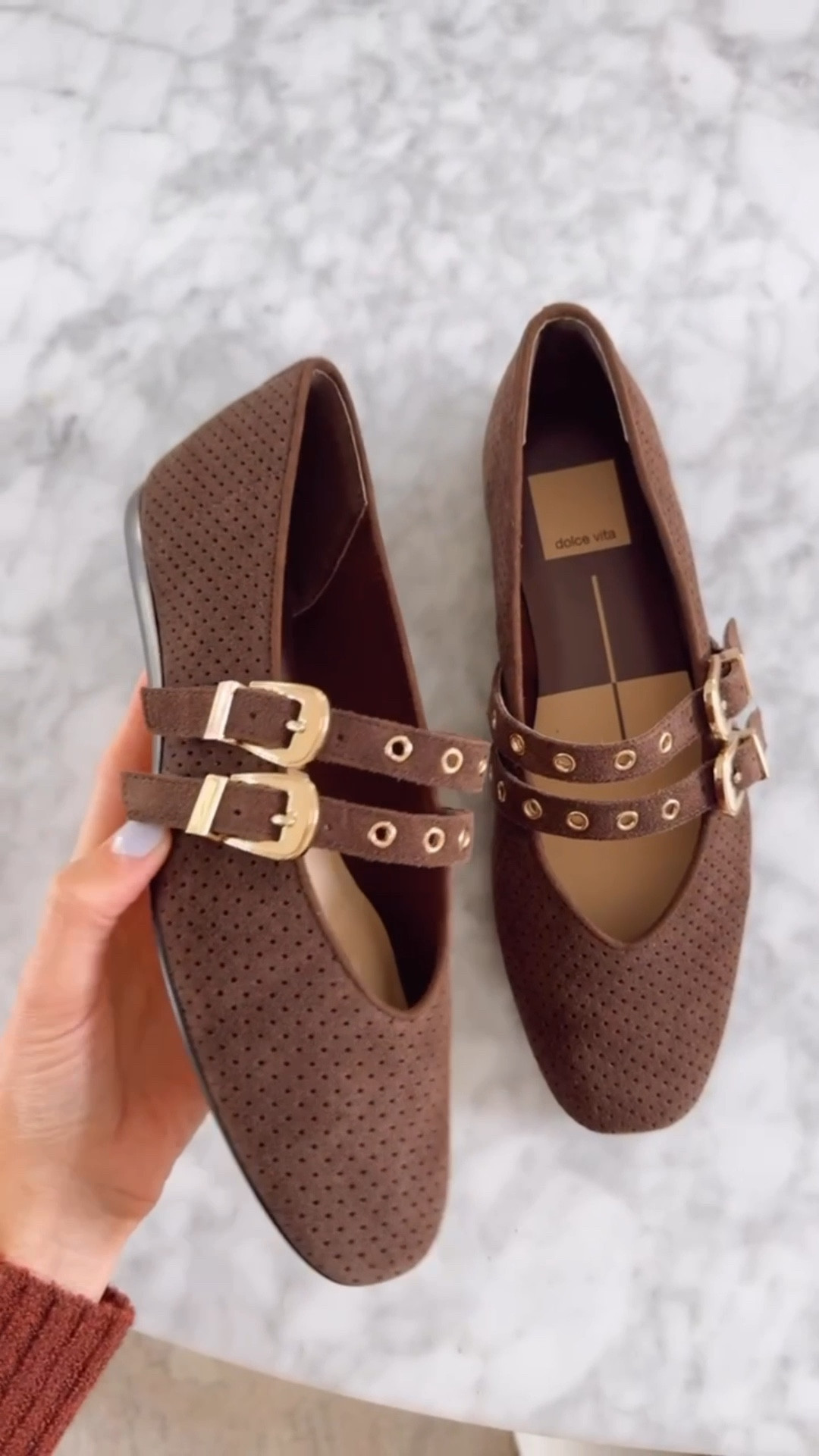 The gold buckle detail on these flats is so cute 😍 these are a pair you could wear with so many different looks!

Loverly Grey, Dolce Vita, suede flats, brown flats

#LTKootd #LTKSeasonal