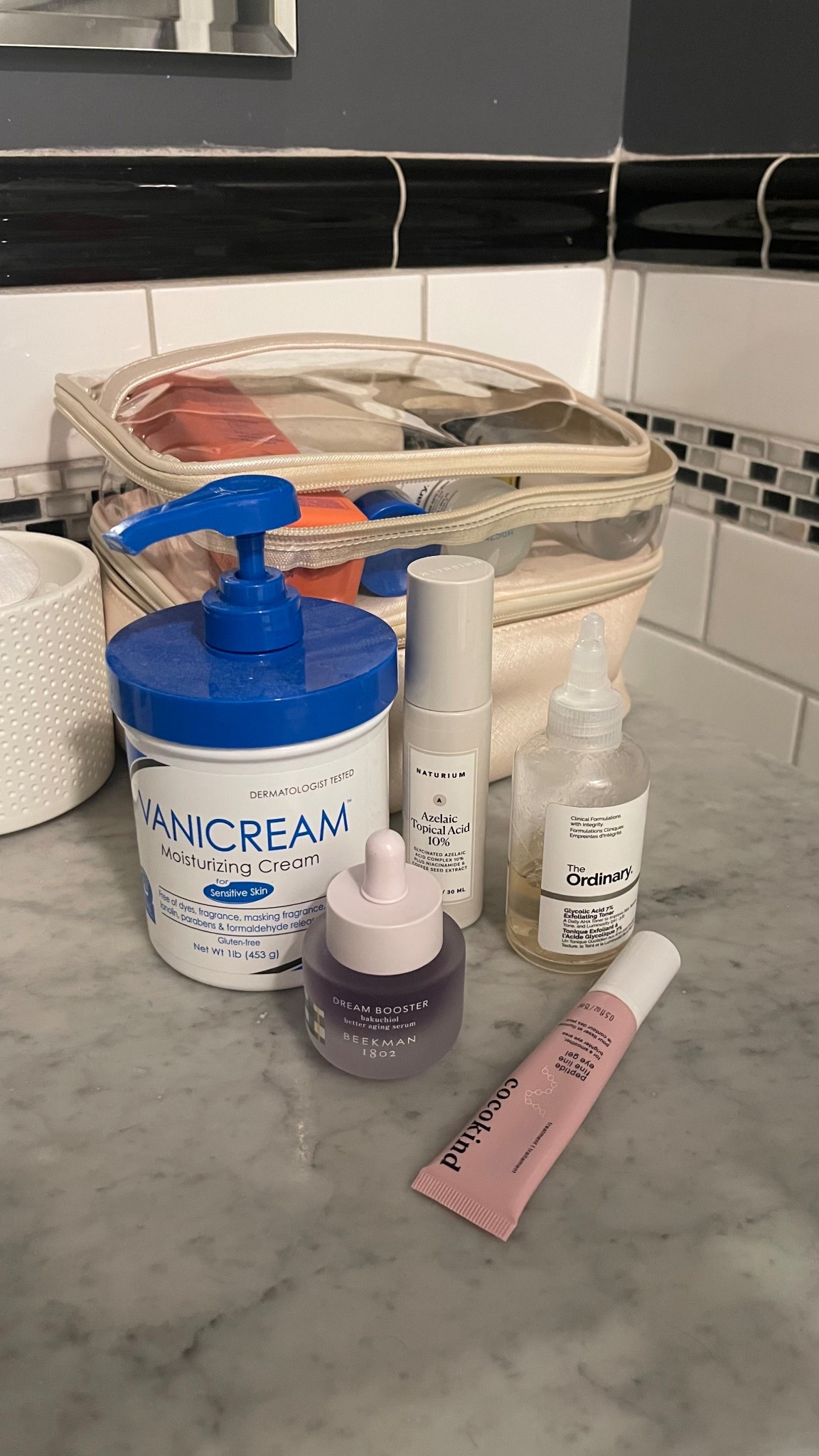 Night 2 Skin Cycling Routine (Pregnancy Safe)
Byoma hydrating toner
The ordinary niacinamidr + zinc serum 
Bakuchiol serum
Vanicream moisturizer 
Cocking eye cream 