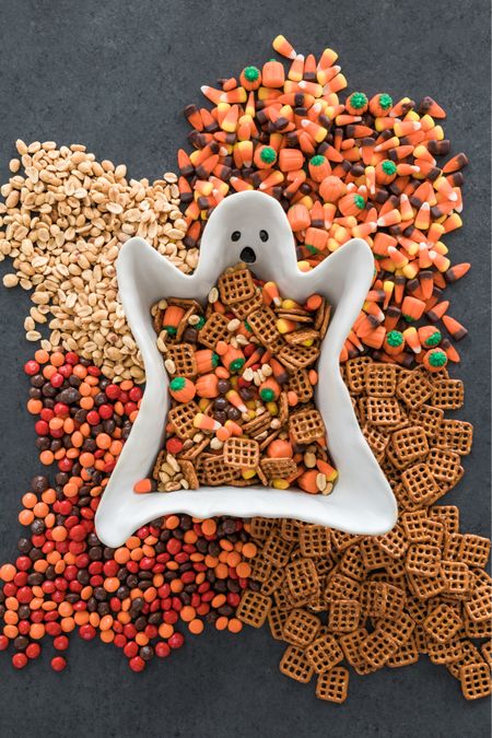 The most addictive Halloween/fall snack mix!

#LTKSeasonal