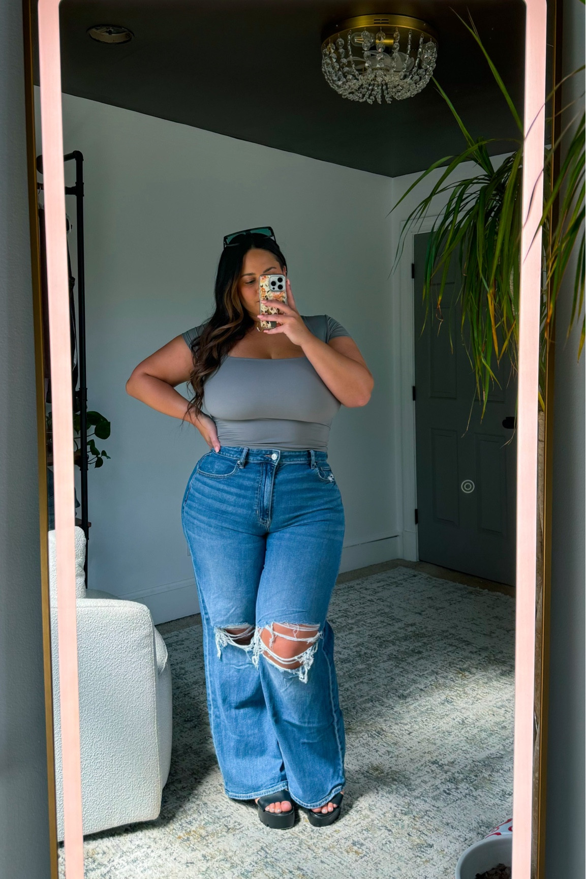 AMERICAN EAGLE JEANS ON SALE UNDER $50! 

5’2” / size 14-16 / 38J 

This pair is a size 14! 

Linked other styles in this same cut! 

#jeans #ltkcurves #curvydenim #fallfashion #falloutfits #everydaystyle #casualoutfits 

#LTKFindsUnder50 #LTKMidsize #LTKPlusSize