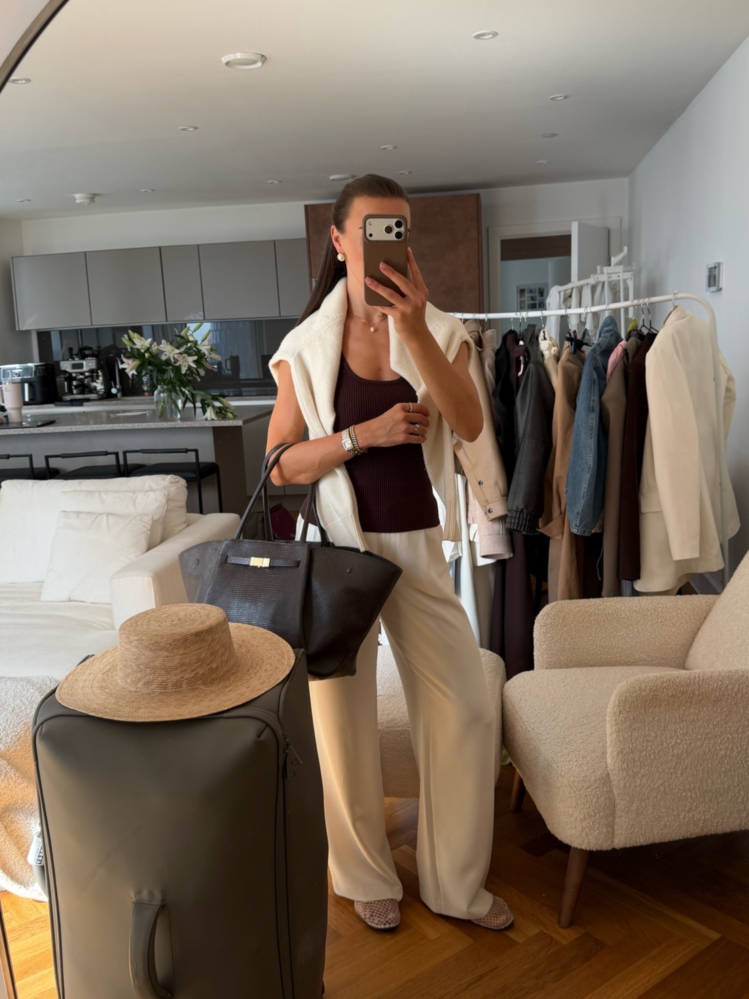 Travel ootd 🤍🤍

#LTKsummer #LTKstyletip