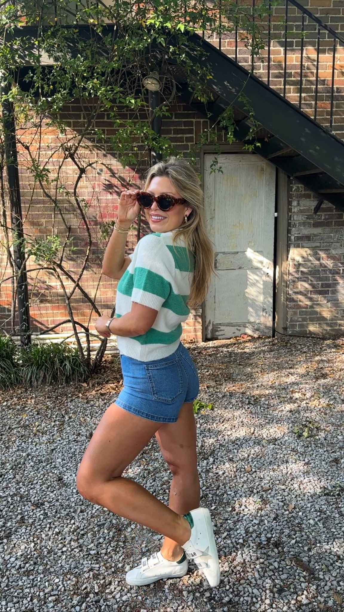 Xs top / up one size to a 2 in shorts! such a fun spring to summer look

#LTKFindsUnder50 #LTKPetite #LTKStyleTip