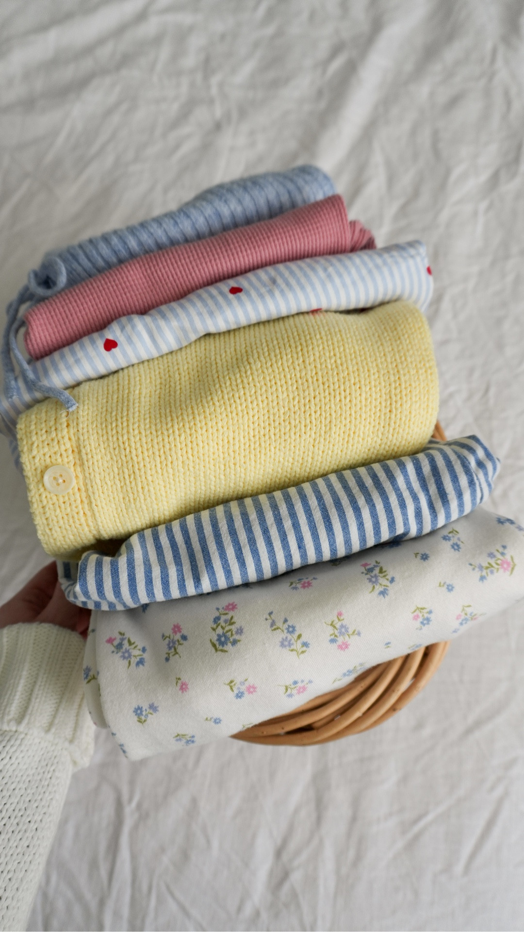 Colorful Laundry day🧺🌷

• modest outfit •spring outfit •summer outfit •Mennonite •modest clothes •modesty •outfit inspiration •outfit inspo •fashion •modest dress •color analysis •feminine clothing 

@Marshalls 

#LTKMidsize #LTKvlog #LTKValentine