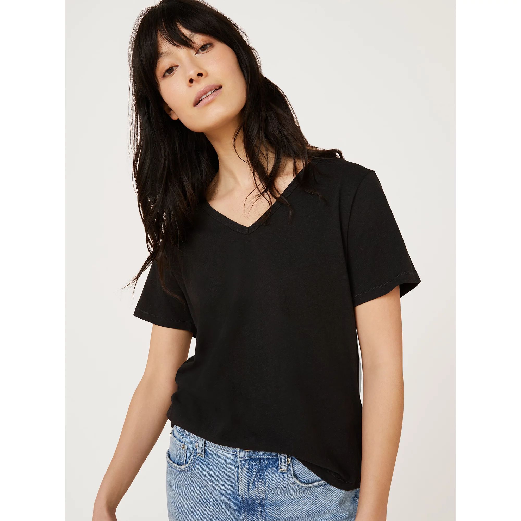 Free Assembly Women’s V-Neck T-Shirt with Short Sleeves | Walmart (US)