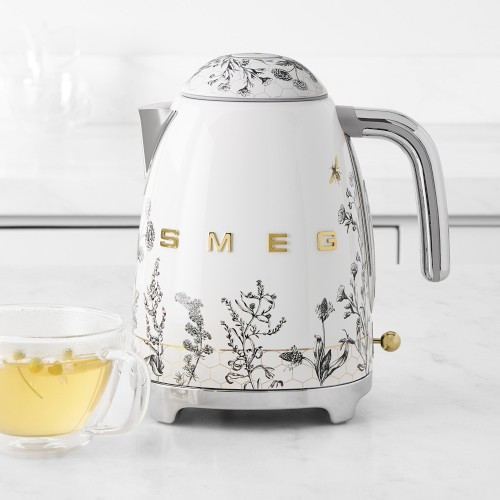 SMEG Electric Kettle 3D Logo, Honeycomb | Williams-Sonoma