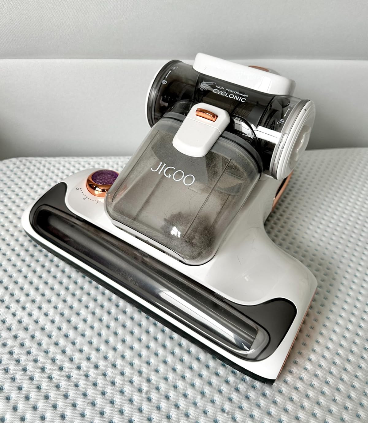Jigoo mattress vacuum, dust mite vacuum, anti-allergen. White upholstered bed. | Amazon (US)