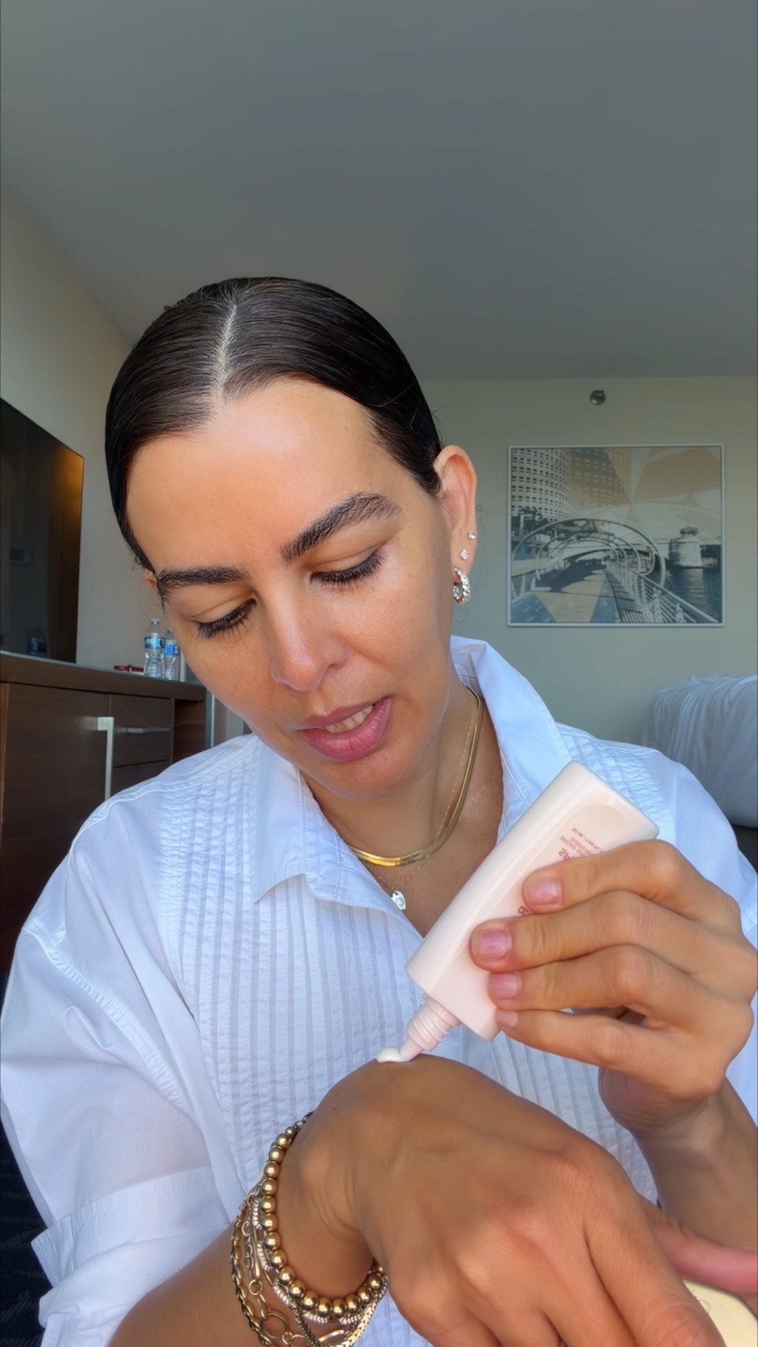 Step 1: serum from @clarins
Step 2: eye cream @clarins
Step 3: 3 in1 , primer, moisturizer and sunblock in 1.
Adding jewelry from @electricpicks
Shirt is on sale!
Makeup case. 



#LTKgrwm #LTKBeauty #LTKOver40