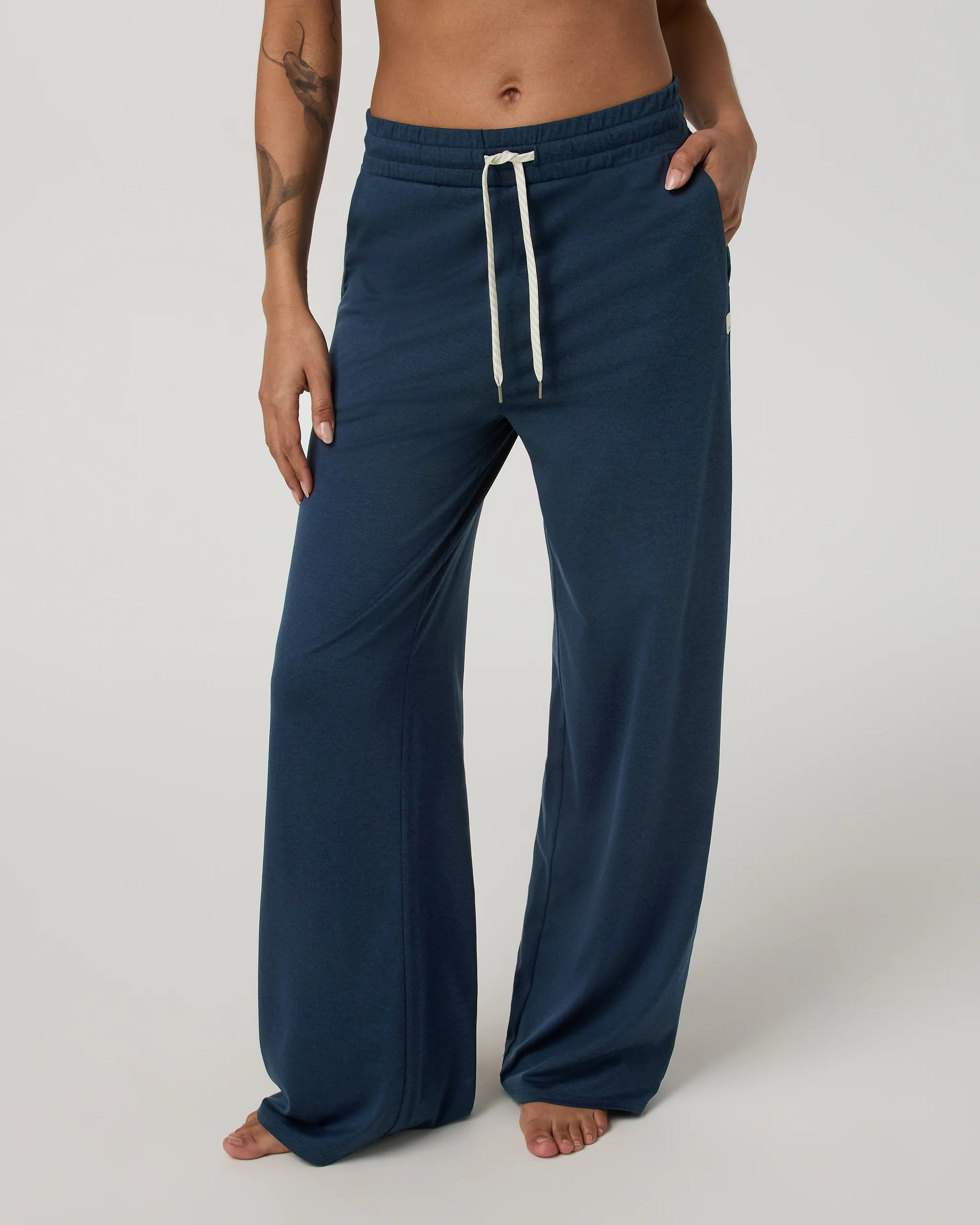 Halo Wideleg – Women's Blue Coast Heather Pants – Vuori | Vuori Clothing (US & Canada)