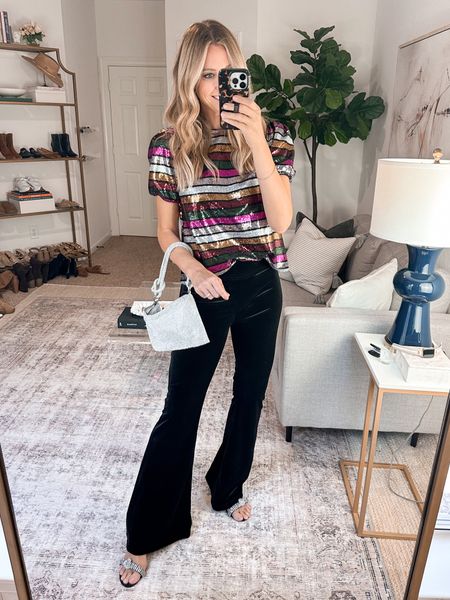 Christmas party outfit
Velvet pants - small
Sequin top - small / code SARA15
Holiday outfit
Cocktail party


#LTKfindsunder50 #LTKsalealert #LTKHoliday