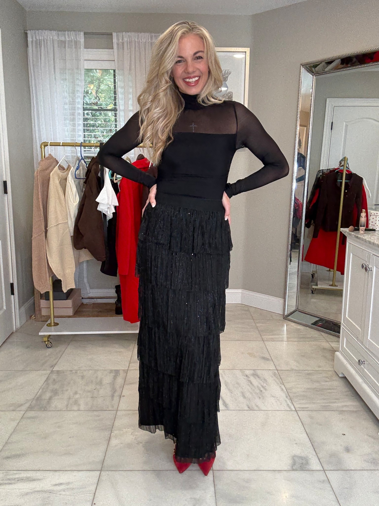 This outfit is so fun for the holiday seasons !! Love the sparkles in the maxi skirt 🤩🤩 wearing a size small in both top and bottom !! 

#LTKHoliday #LTKSeasonal #LTKU