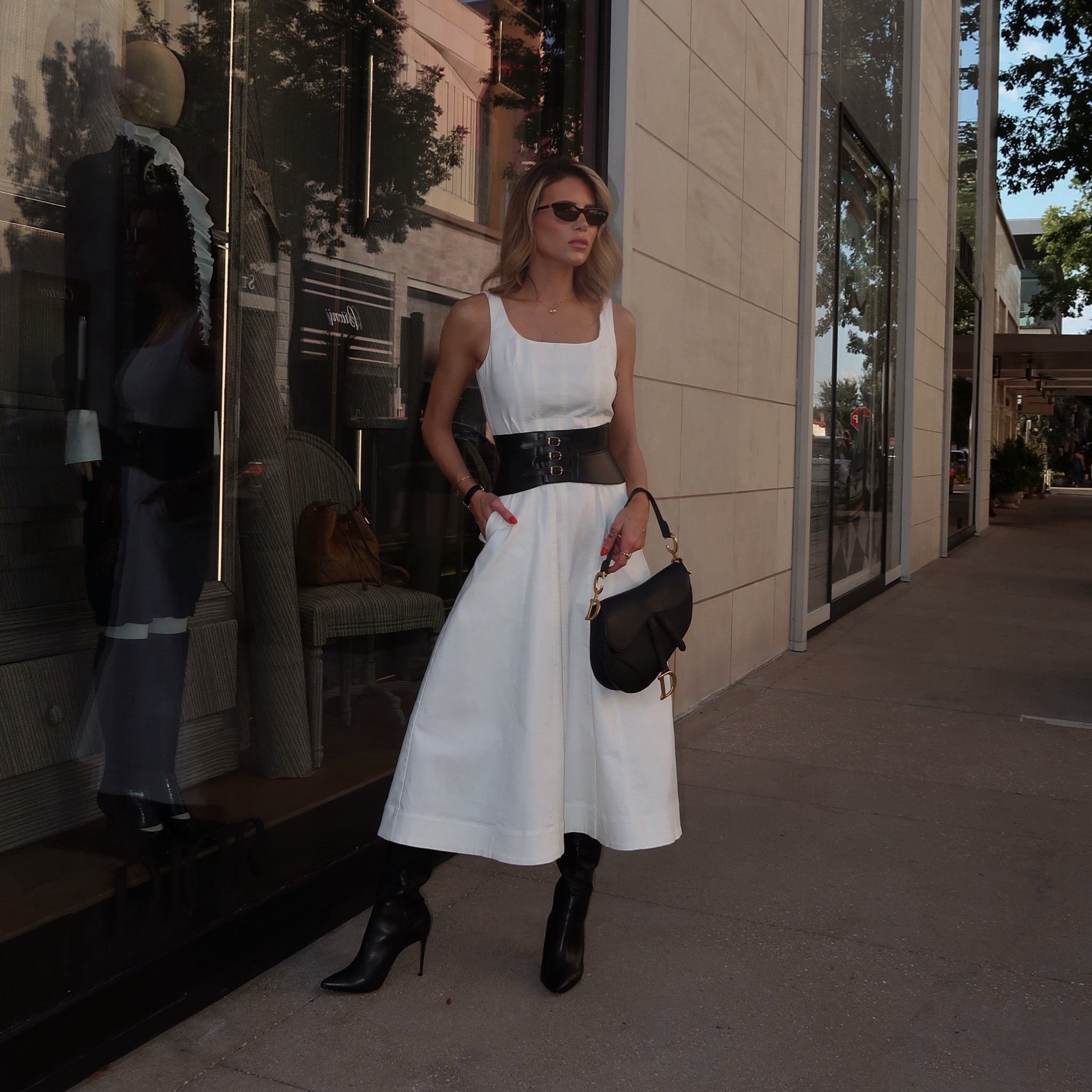 Summer to Fall look


#whitedress #leather #summerfashion #fallfashion #ootd

#LTKShoeCrush #LTKStyleTip #LTKFindsUnder100