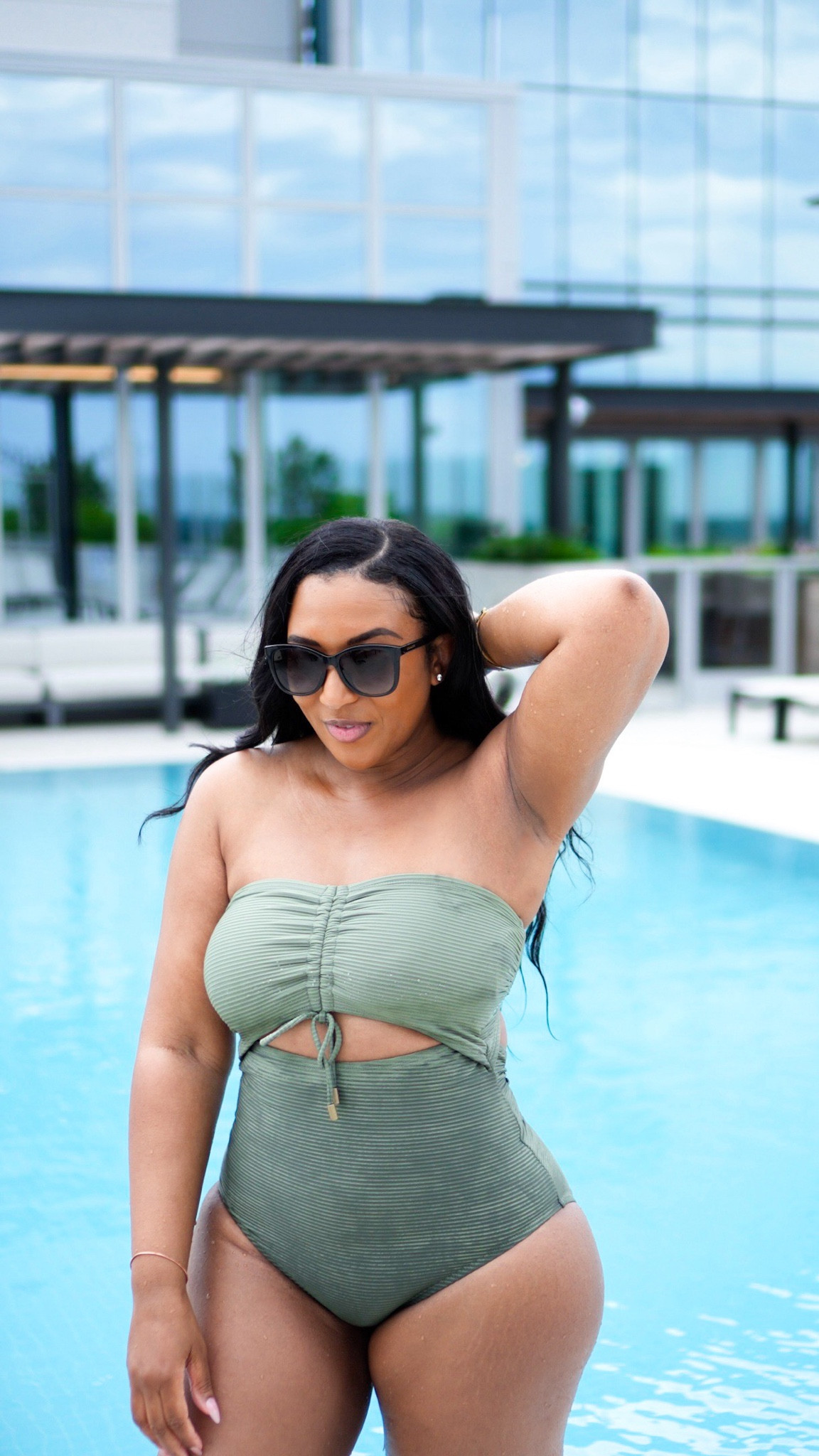 One Piece Swimsuit
Size: M
• Comes with optional neck strap. 
• Full coverage bottoms 

#LTKSwim #LTKOver40 #LTKSummerSales